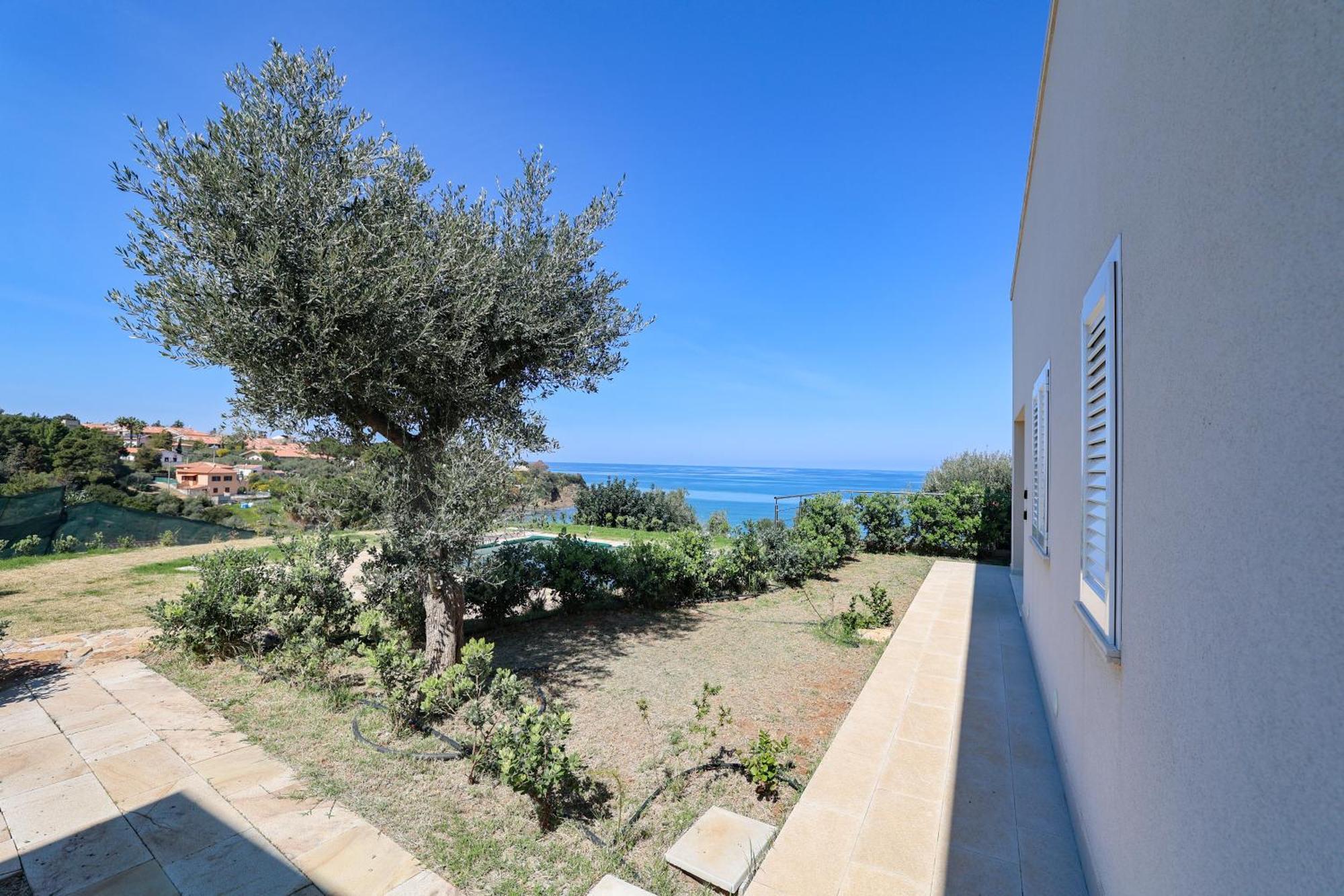 Aura Maris Beach Residence Mazzaforno เชฟาลู ภายนอก รูปภาพ