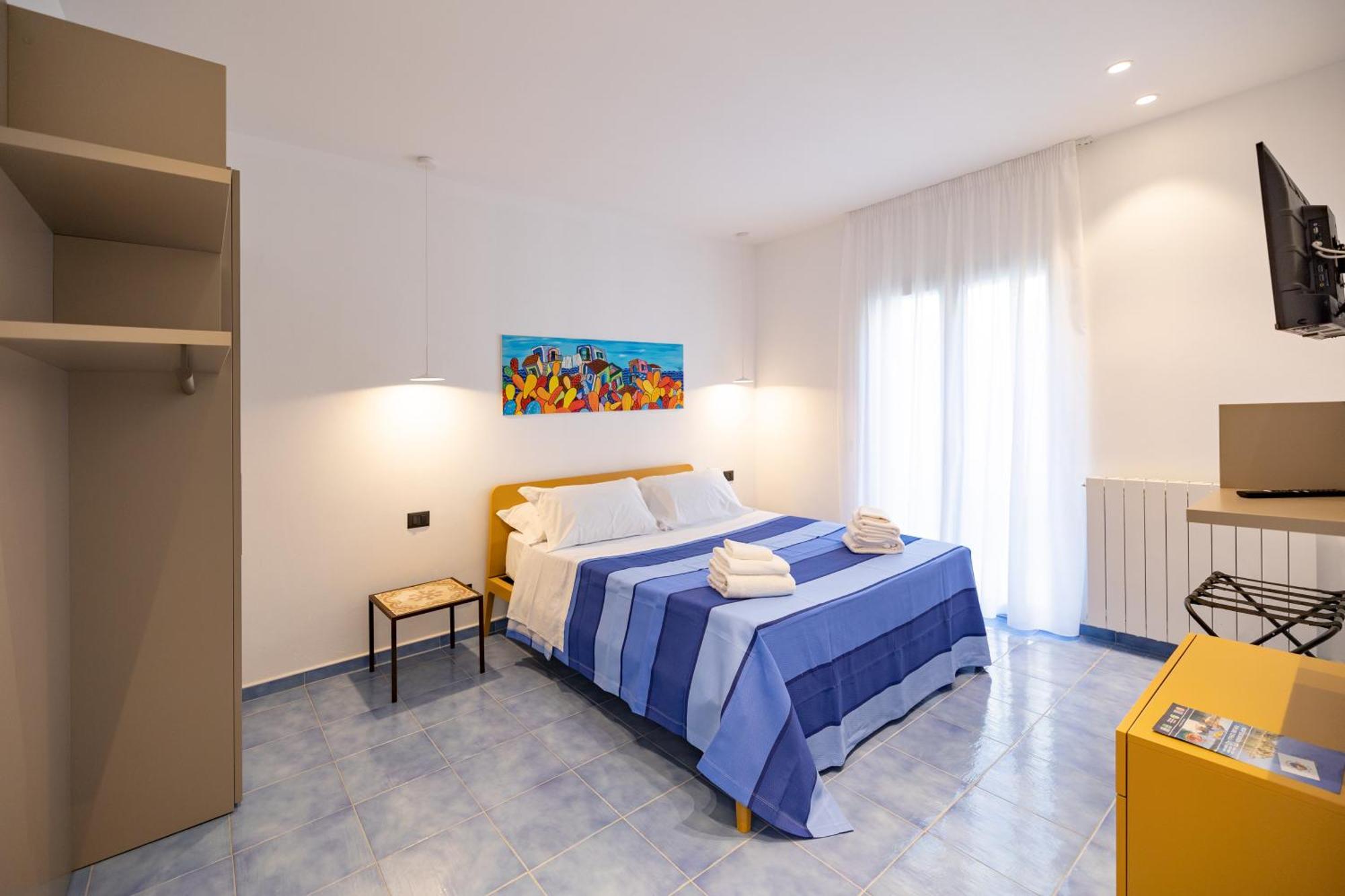 Aura Maris Beach Residence Mazzaforno เชฟาลู ภายนอก รูปภาพ