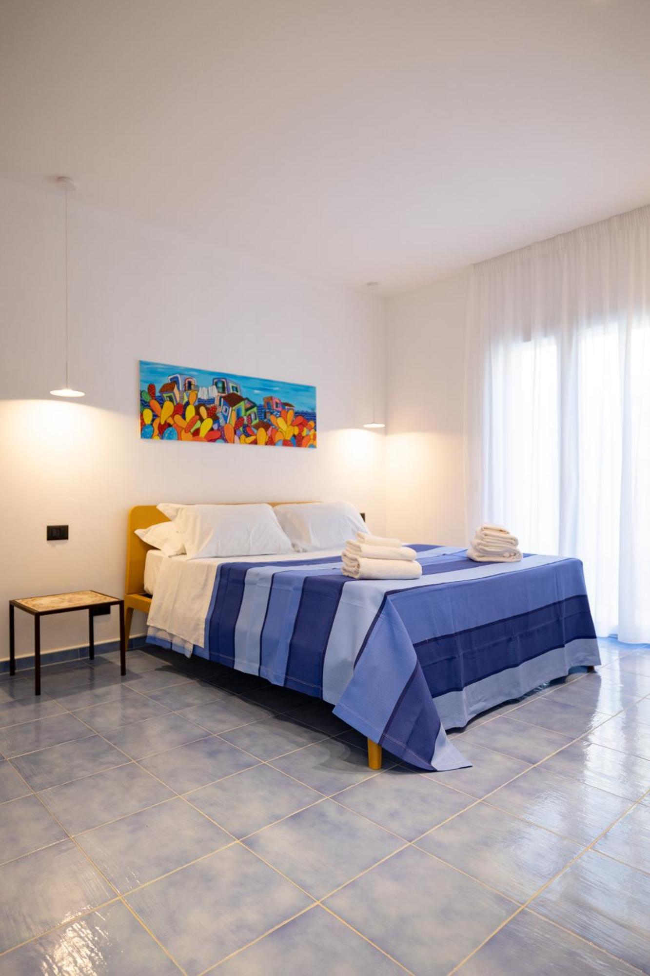 Aura Maris Beach Residence Mazzaforno เชฟาลู ภายนอก รูปภาพ