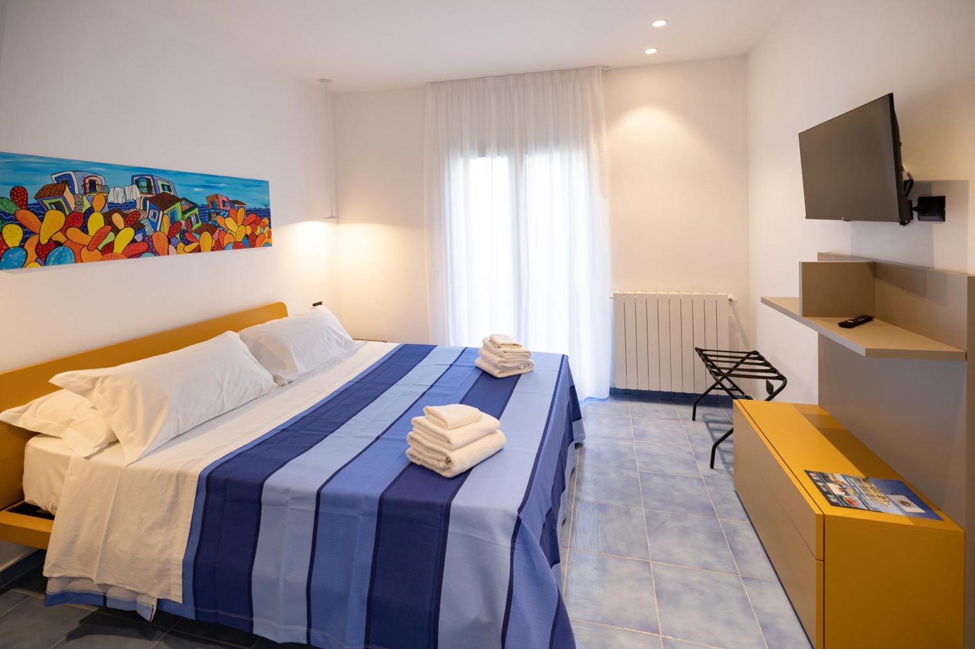 Aura Maris Beach Residence Mazzaforno เชฟาลู ภายนอก รูปภาพ